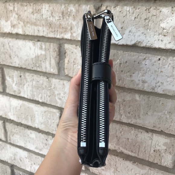 Nwt! Michael kors wallet wristlet - Picture 3 of 8